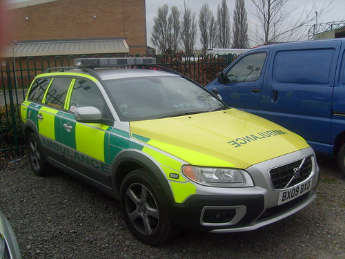 East Midlands Ambulance Service Volvo XC70 HART Vehicle BX09 BXD | by NottsEmergency