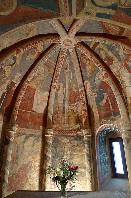 Offida, Cripta, cappella abside di destra della Chiesa di Santa Maria della Rocca - medieval