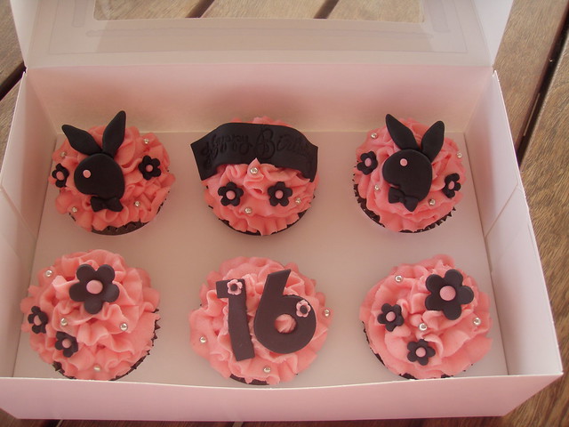 Mossy's masterpiece - Playboy bunny cupcakes for Renee