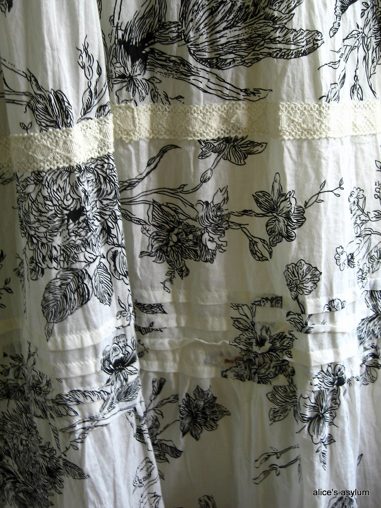 toile de Jouy | a dress made of toile de Jouy cotton fabric … | Flickr