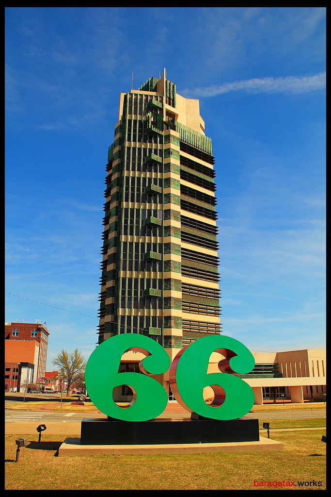 Price Tower, Bartlesville. Photo by baraqatax; (CC BY-NC-ND 2.0)