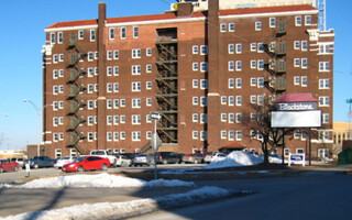 Blackstone Hotel Backside | en.wikipedia.org/wiki/Blackstone… | Flickr