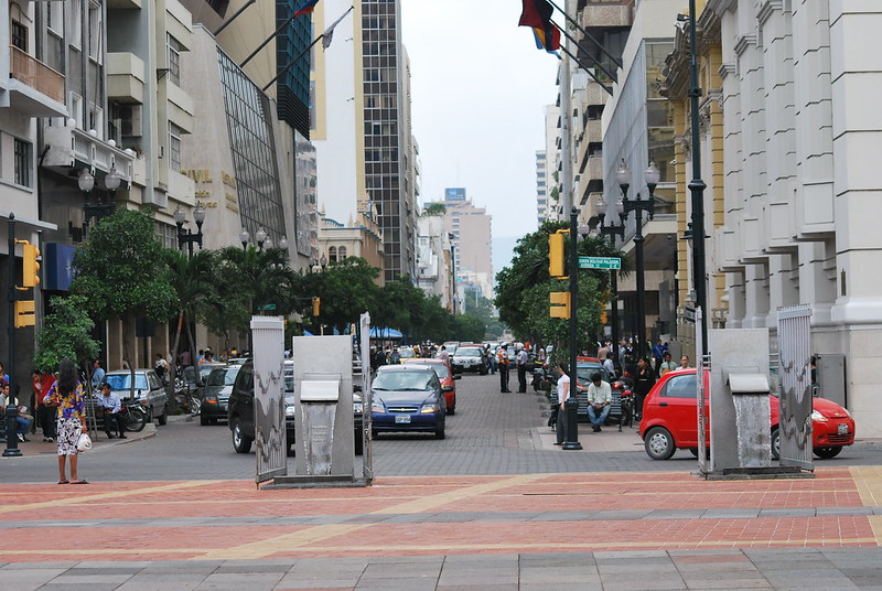Guayaquil Avenida 9 de Octubre y Malecon