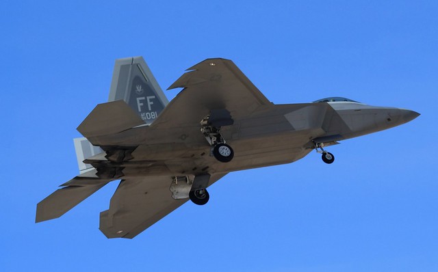 1FW F-22A LANDS @ NELLIS AFB DURING RED FLAG