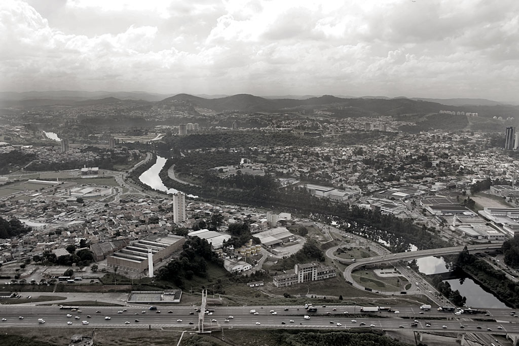 rio tiete | Fotografia aérea do Rio Tietê atravessando Barue… | Flickr