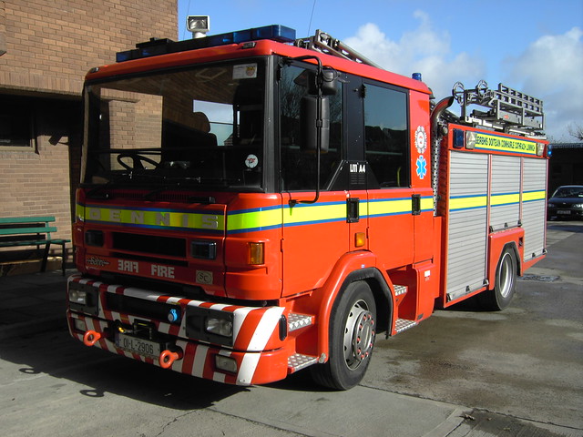 Limerick City Fire & Rescue 2001 Dennis Sabre Sidhean Teo WrL 01L2906