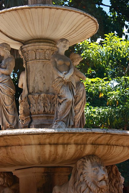 Fonte da Praça Maciel Pinheiro / Fountain of Maciel Pinheiro Square