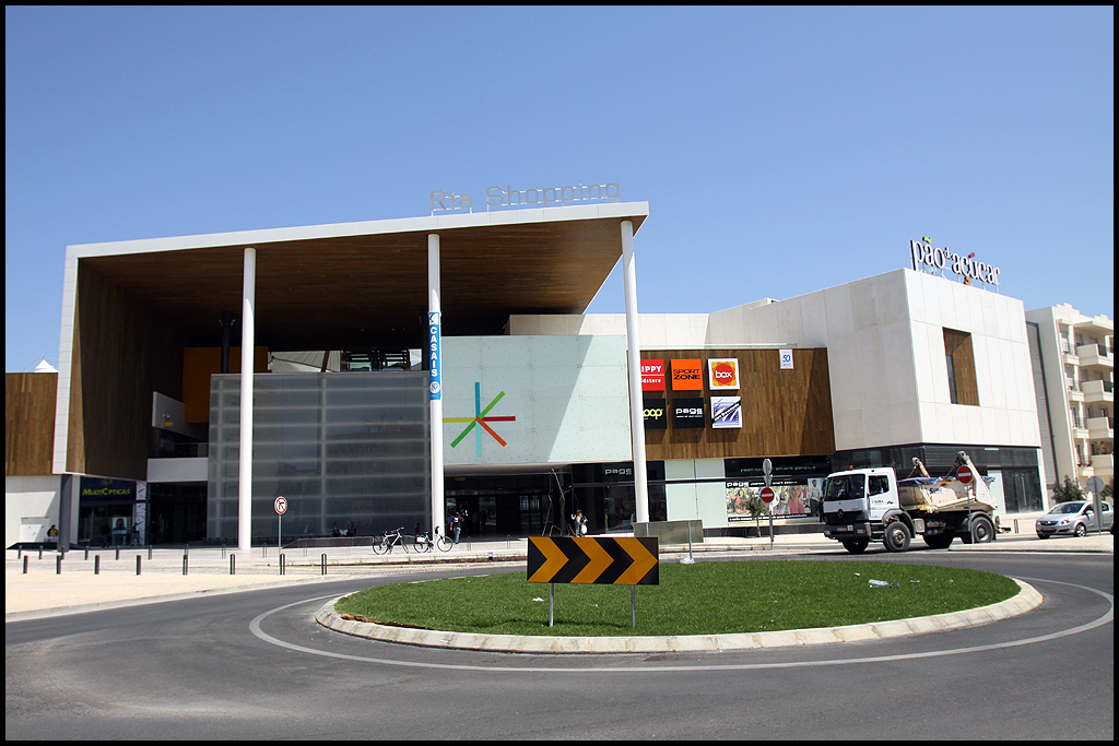 Tiendas Ria Ria Shopping | photo by ricardo / zone41.net This photo is l… | Flickr