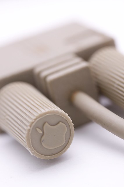 Macintosh mouse connector
