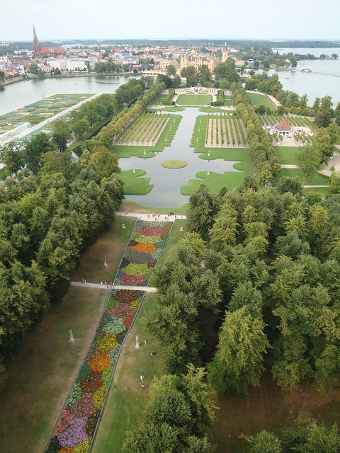 Blick über den Schlossgarten zum Schloss