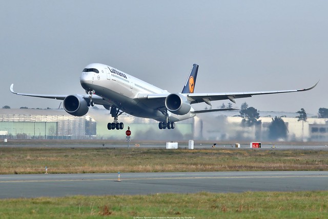 Lufthansa Airbus A350-900 D-AIXA