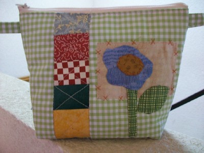 Quilted little bag, free pattern | Blogged at ..... withblue… | Flickr