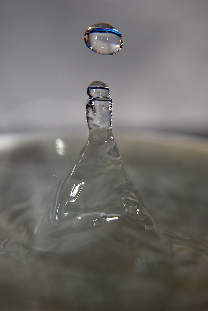 Pilar de agua más gota | Gonzalo Astroza H. | Flickr
