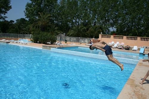 tuffo in piscina | by sunrollercaravan