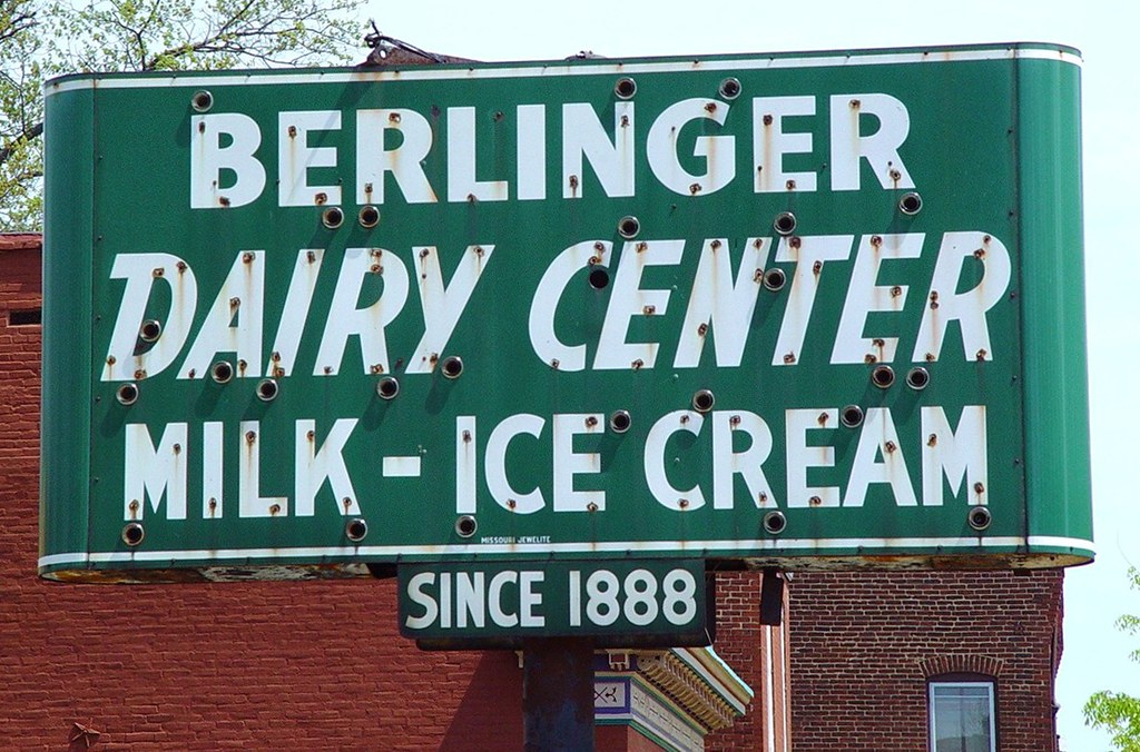 Berlinger Dairy Center Milk Ice Cream, Former Neon Sign