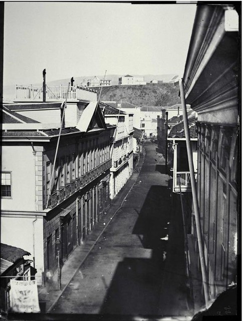 Calle Cochrane, la de los hoteles Valparaiso en 1863.