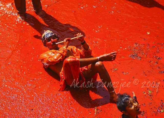 Holi @ Mathura / Vrindavan - Post Holi celebrations at Dauji temple