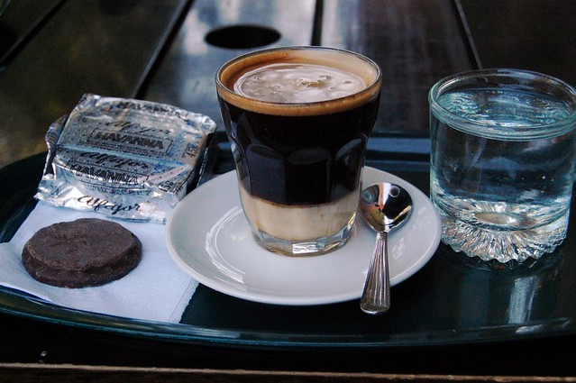 Café Havanna com alfajor