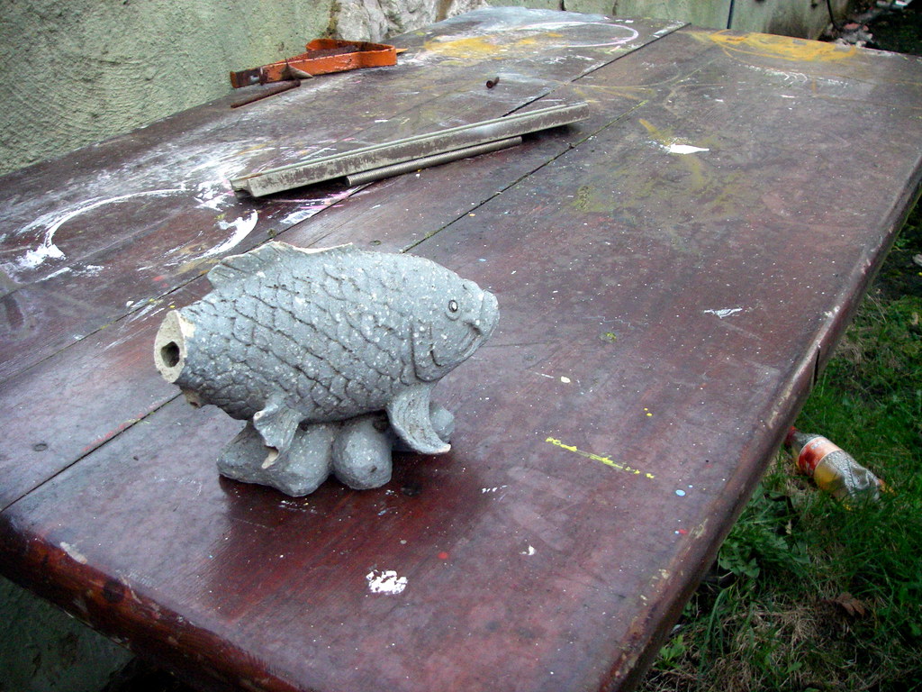 Broken Fish | Broken ceramic fish. | the justified sinner | Flickr