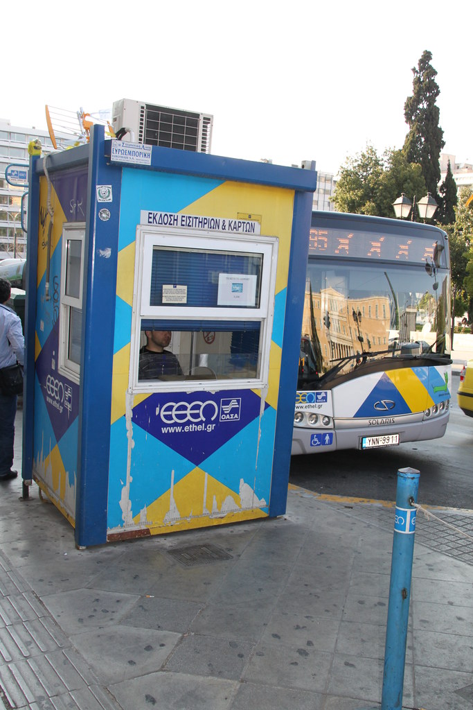 Ht12 Bus 05 Ticket boot on the bus stop | e_ht12 | Flickr