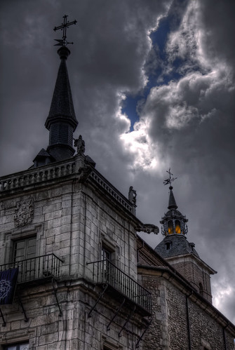 Tormentoso – Stormy, Plaza Mayor León HDR by marcp_dmoz