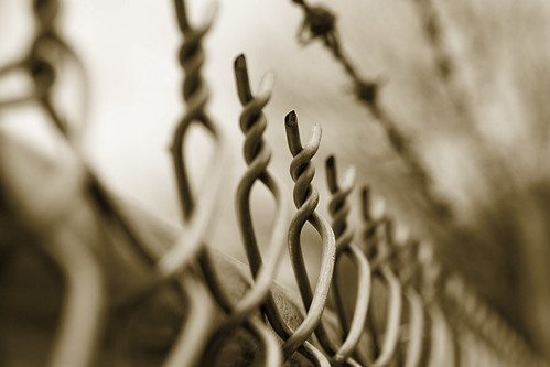 monochrome sepia fence chainlink barbedwire rebelxt eos350d