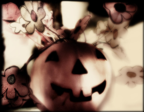 The Halloween Flowers by Juli Kearns (Idyllopus)