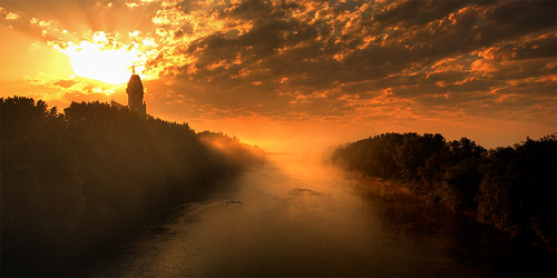 panorama fog clouds sunrise gold nikon shine nikkor satumare d40x