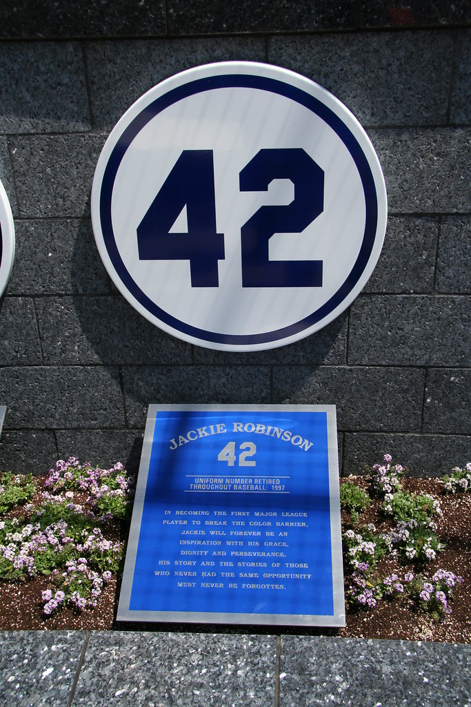 jackie robinson number retired