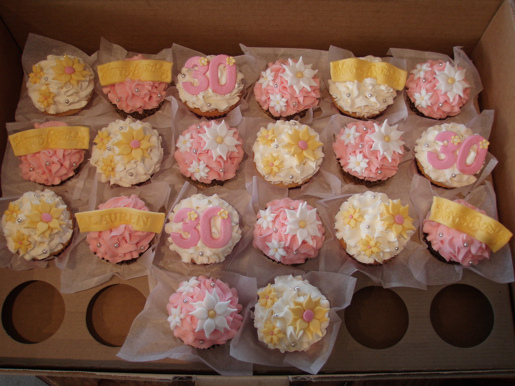 Mossy's Masterpiece - Lauren's 30th Birthday cupcakes