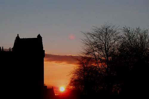 uk sunset sun dark evening scotland sutherland dornoch bishopspalace castlehotel castlestreet