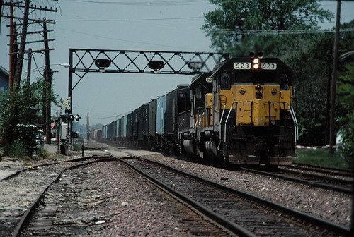 CNW SD- 40 923 at Palatine June 1980 | CNW train 576 from Ma… | Flickr