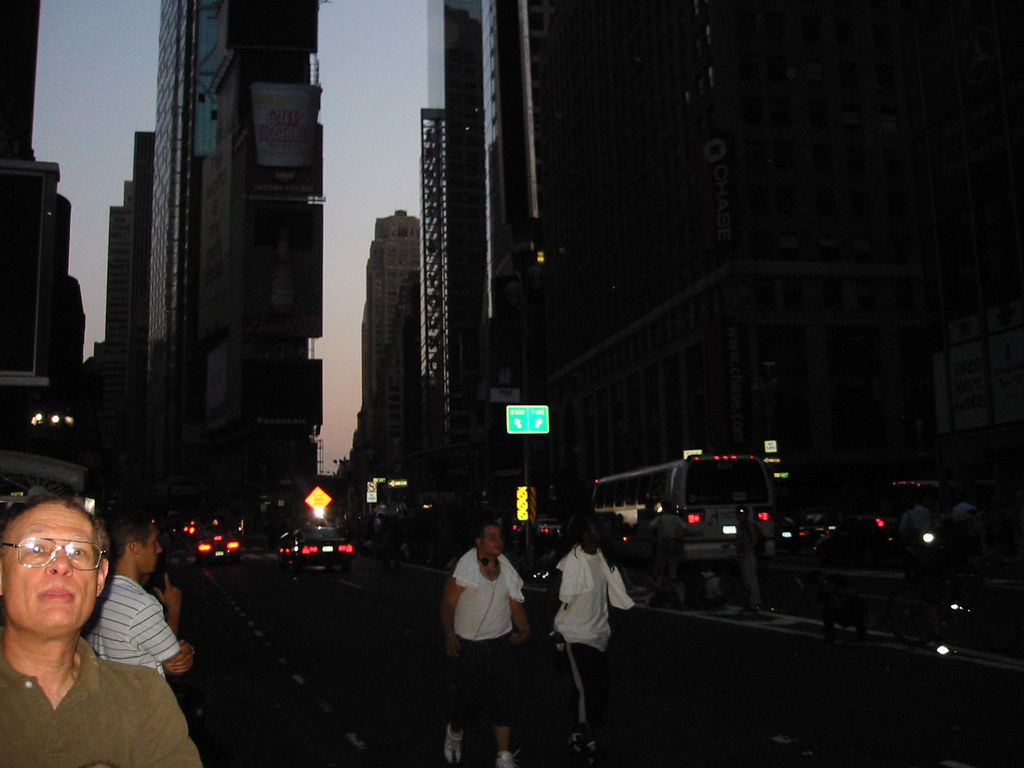 2003 New York City Blackout | Times Square Blackout - Broadw… | Flickr