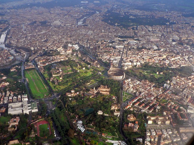 Rome - Central Archaeological Area -  A Series of Bird's Eye-Views: Capitoline hill, Imperial Fora, Roman Forum, Palatine Hill, Colloseum Valley & Oppian Hill (18.01.2009). Copyright: Jim Powers (2009) & Dr. Oliver-Bonjoch (07.10.2008).