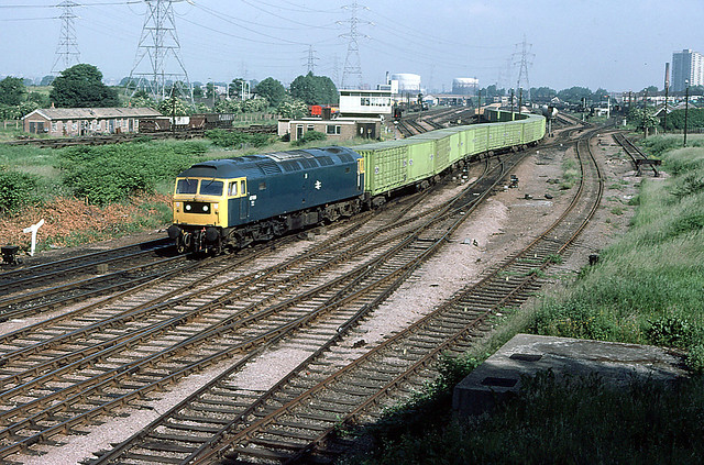 47130 with Ford Freightliner at Temple Mills, JUL79