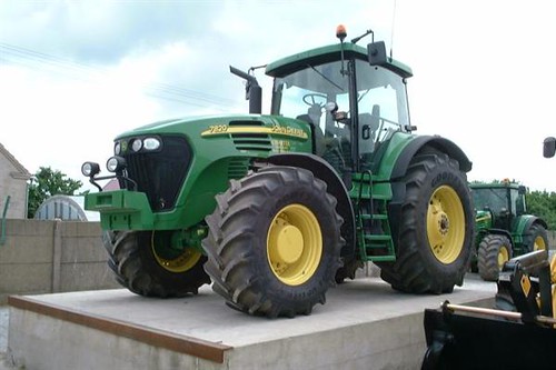 John Deere 7820 maszyny rolnicze używane by ulamekdhkdhk. 