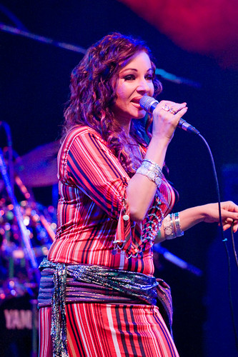 natacha-atlas-at-the-salisbury-festival-natasha-atlas-perf-flickr