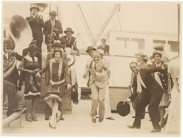 The Coloured Idea Band of Sonny Clay arrives in Sydney, 1928 / Sam Hood