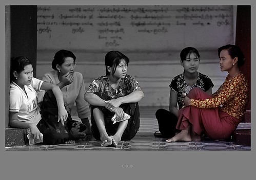 portrait women yangon burma dia scan cisco ritratto attraction birmania photographia attrazione artofimages “photographia” bestportraitsaoi ago1998