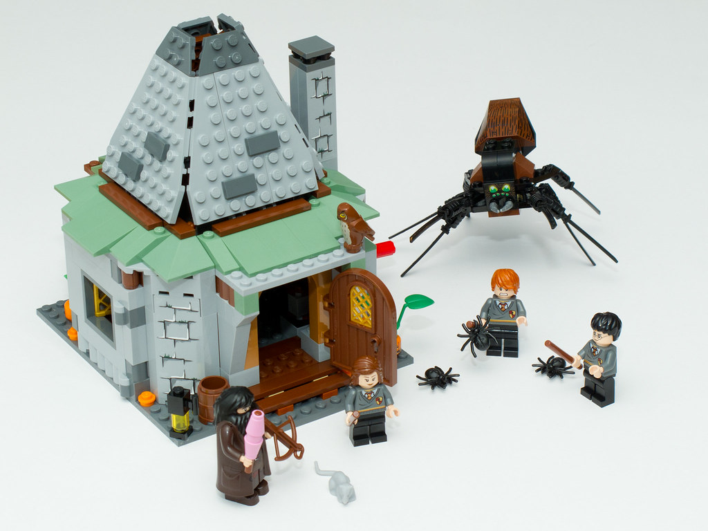 LEGO 4738 Hagrid's Hut | Lady Selena | Flickr
