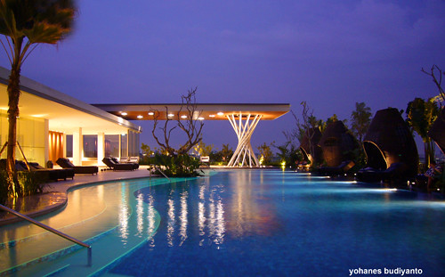 Hilton Bandung: Poolside