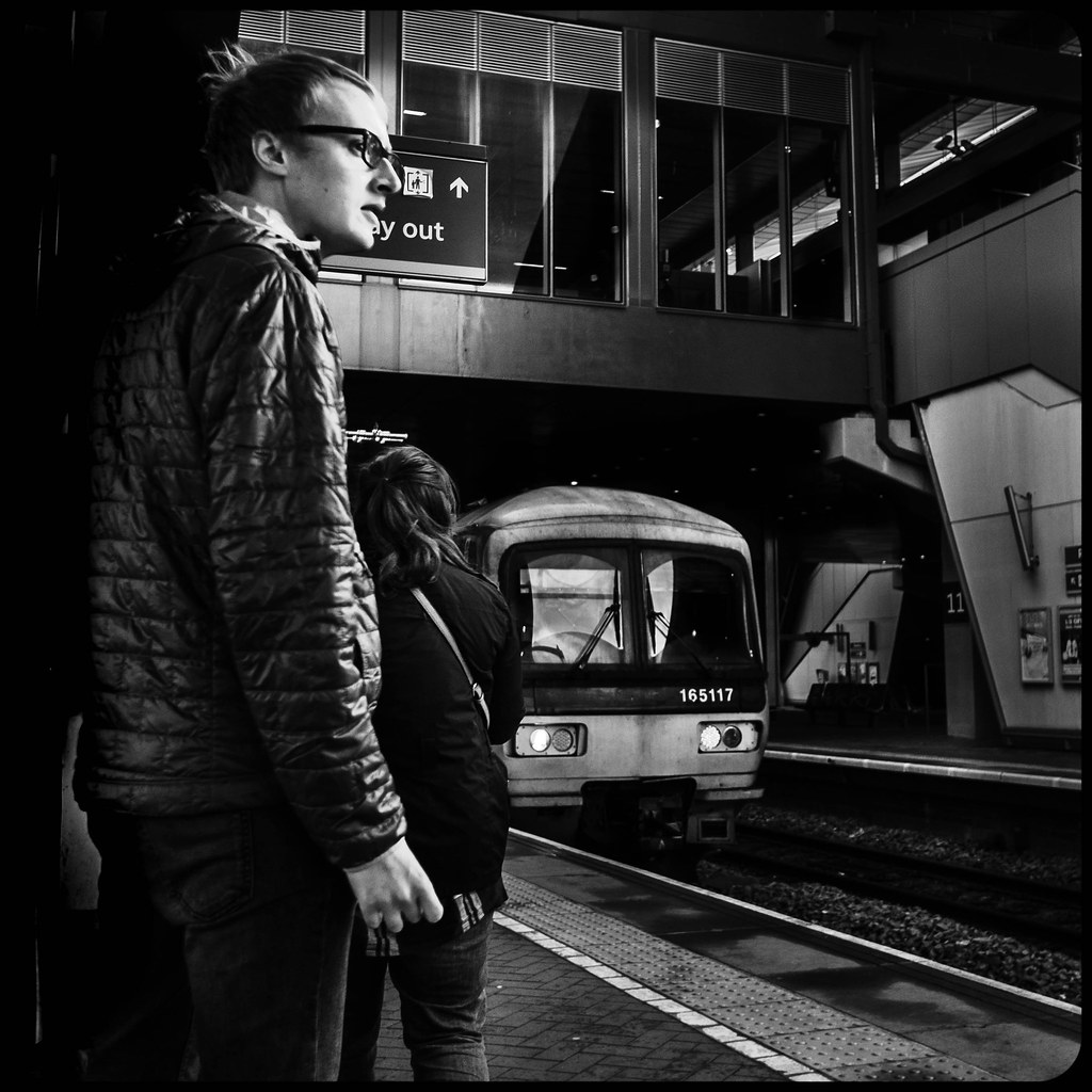 _FEX2318 Waiting for the train