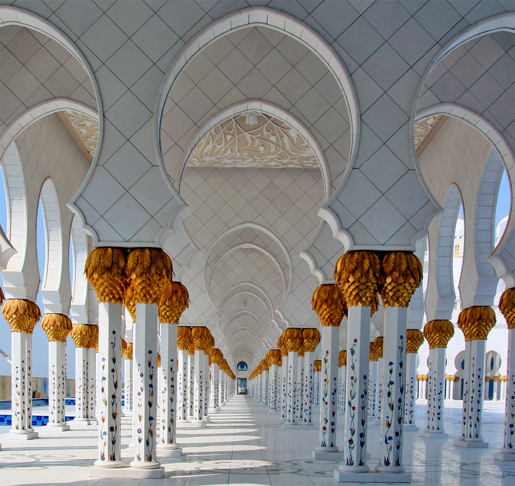 Sheikh Zayed Mosque 3 by Luiz Pires