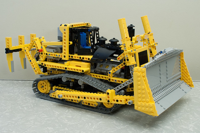 Lego Motorised Bulldozer (8275)