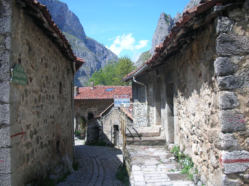 Bulnes (lower village)