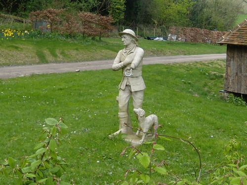 Statue, Colekitchen Farm Gomshall to Dorking