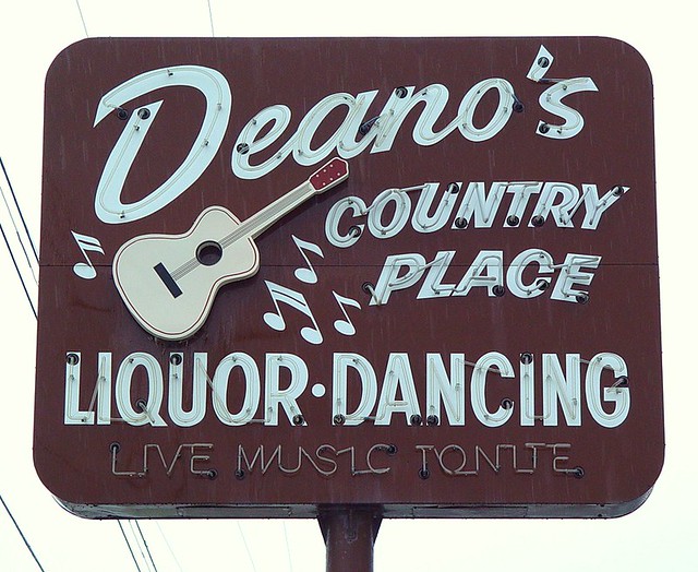 Deano's Country Place Vintage Neon Sign (In Rain) - North Of Muskegon, Michigan On Apple - 4/30/09