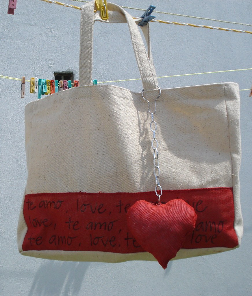 Bolsa corazón rojo | Paola Caballero | Flickr