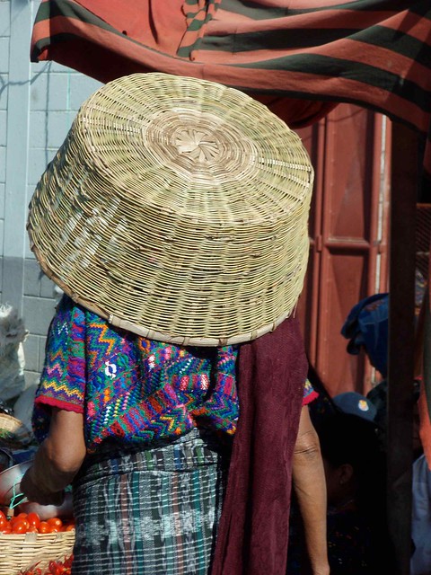 Woman with large basket - Mujer con una canasta grande en el mercado de San Miguel Chicaj, Baja Verapaz, Guatemala