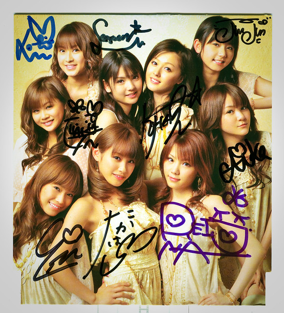 Morning Musume Autograph